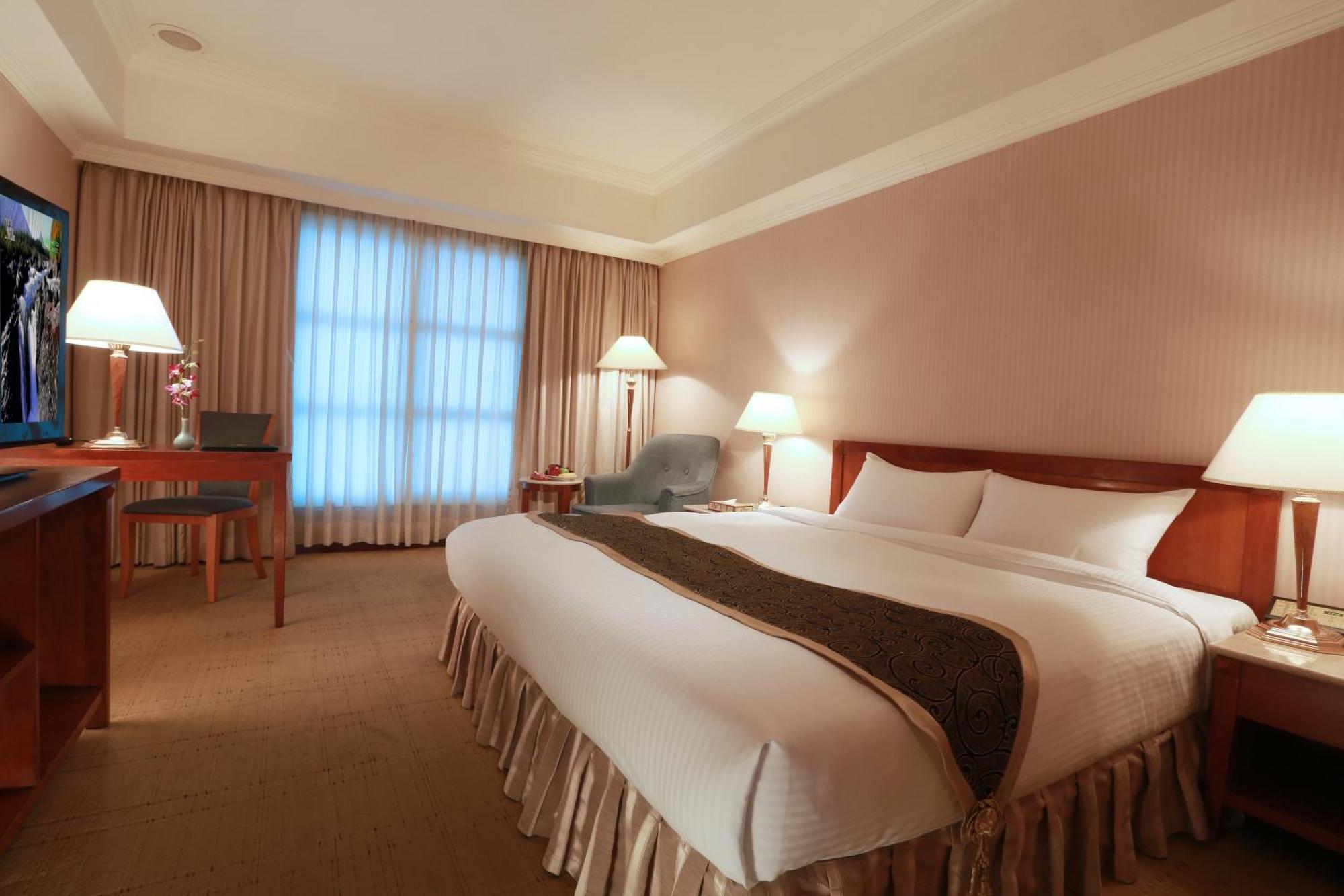 Grand Boss Hotel Yilan Екстер'єр фото